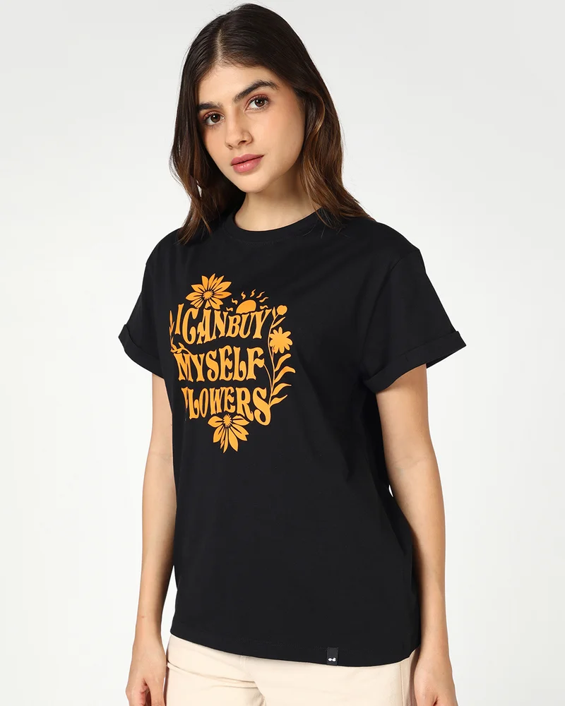 بيواكوف تيشيرت نسائي أسود بطبعة اشتري لنفسي زهور بقصة بوي فريند